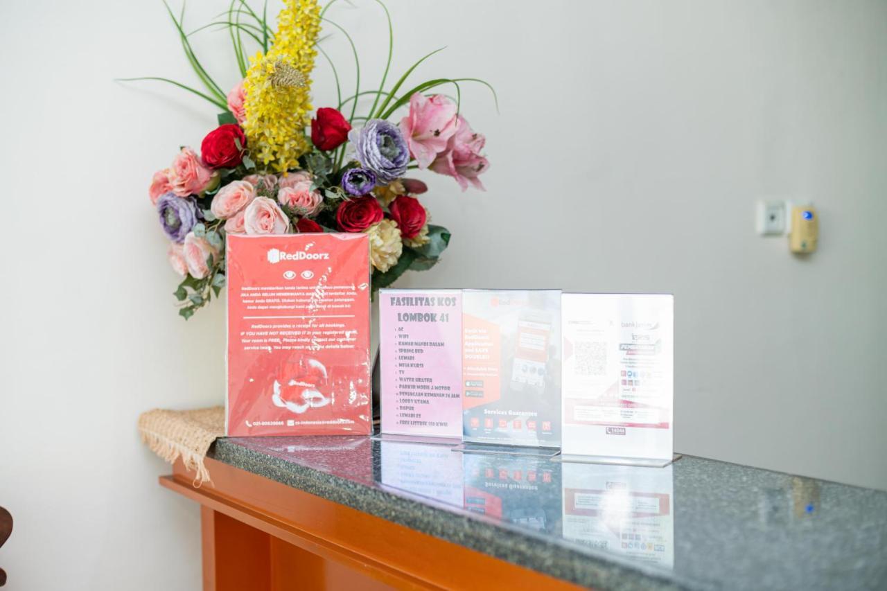 Reddoorz Syariah Near Marvel City Mall 2 Surabaya Luaran gambar