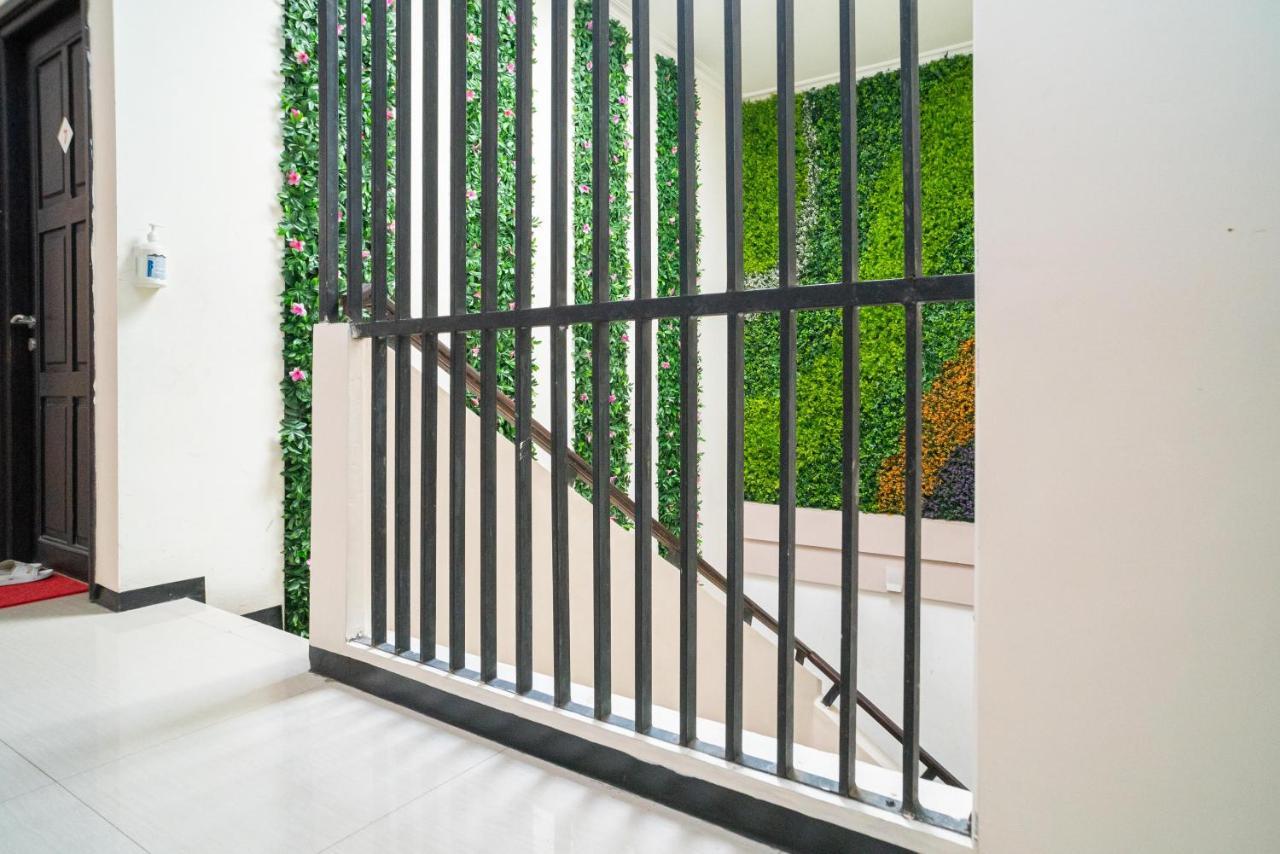 Reddoorz Syariah Near Marvel City Mall 2 Surabaya Luaran gambar